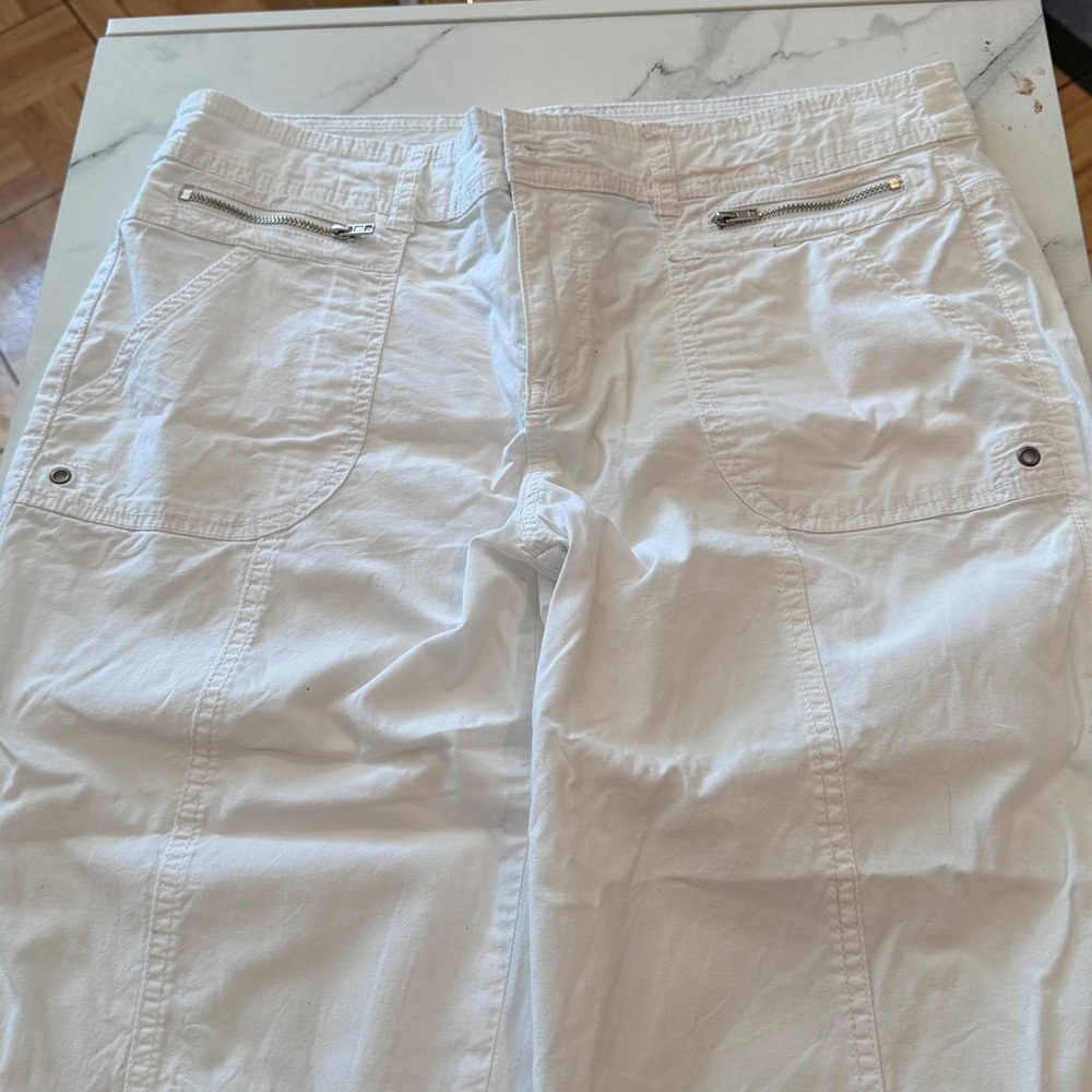 Style and Co White Cropped Pants, size 6. - Picture 2 of 7